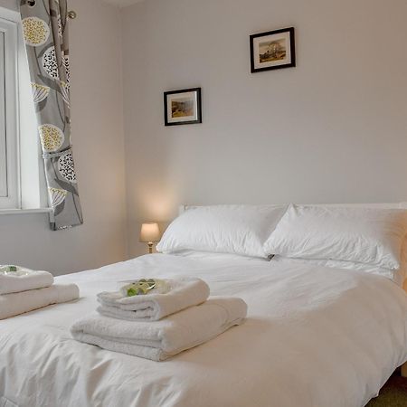 Flos Place Pickering Bagian luar foto