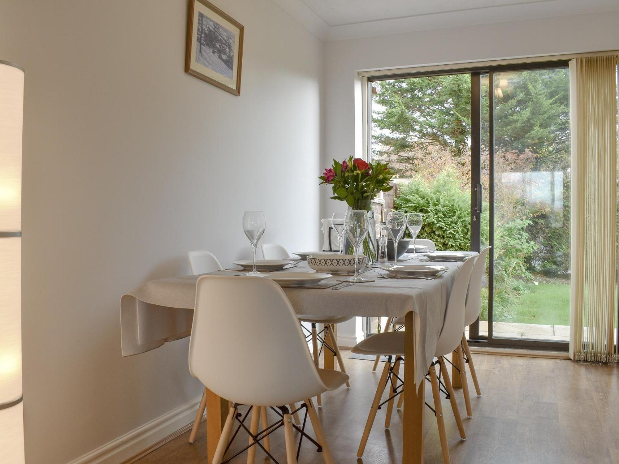 Flos Place Pickering Bagian luar foto