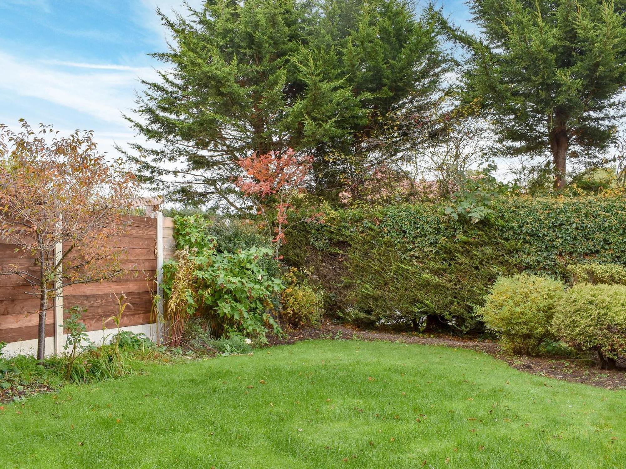 Flos Place Pickering Bagian luar foto